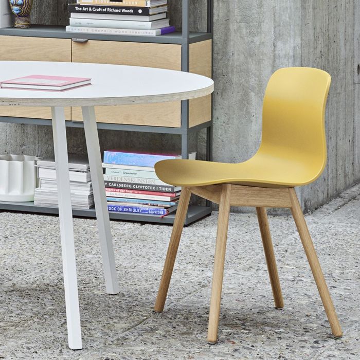 AAC 12 Chair, White Shell / Oak Base
