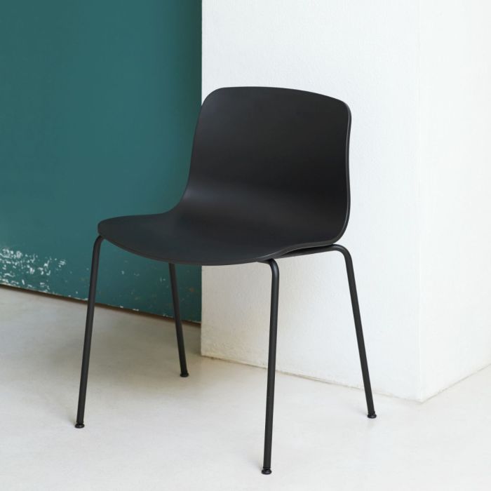 AAC 16 Chair, Black Shell / Black Base