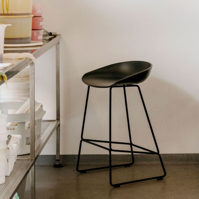 AAS 38 Bar Stool, Low, Black Shell / Black Base 