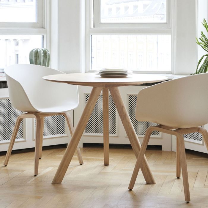 AAC 22 Chair, White Shell / Oak Base