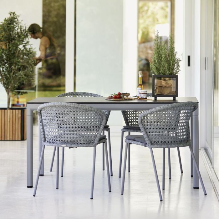 Lean Chair