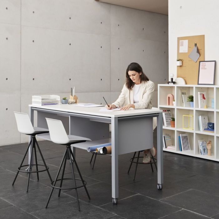 Noom Stool, H67cm, White Seat With Black Seat Pad / Black Metal Base 
