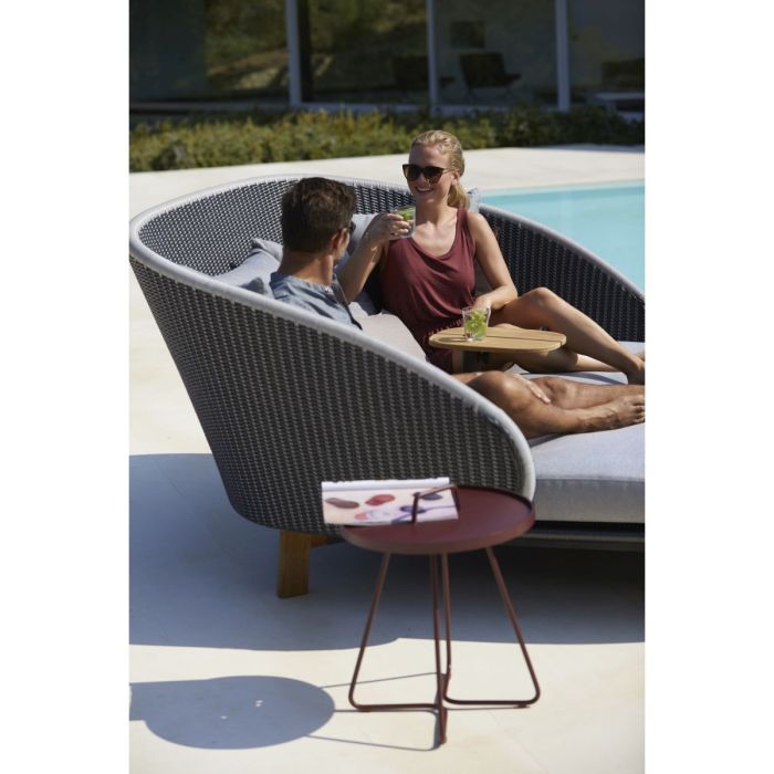 Peacock Daybed With Table, Grey Shell / Light Grey Seat / Teak Legs
