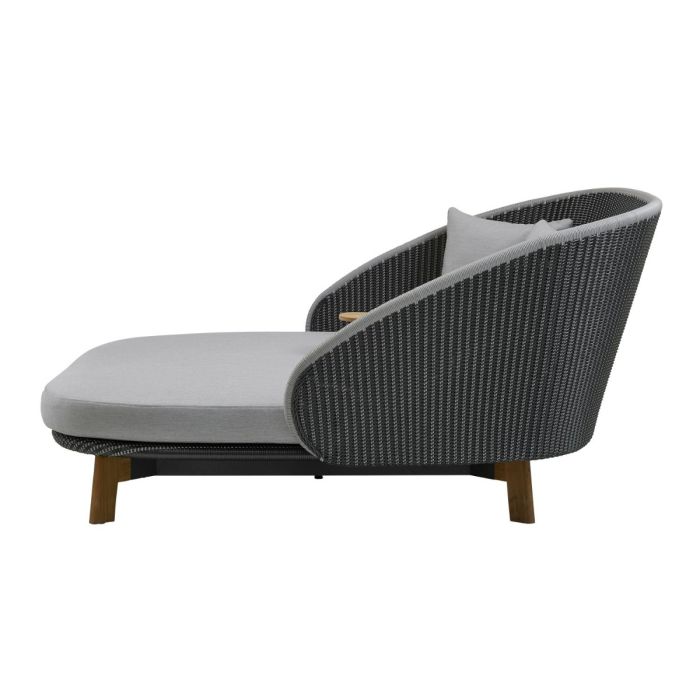 Peacock Daybed With Table, Grey Shell / Light Grey Seat / Teak Legs