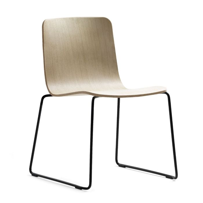 Robbie Chair, Natural Oak Veneer Seat / Black Base