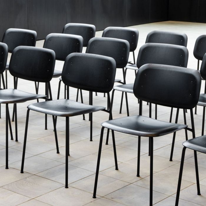 Soft Edge 10 Chair, Matt Lacquered Oak Seat / Black Base