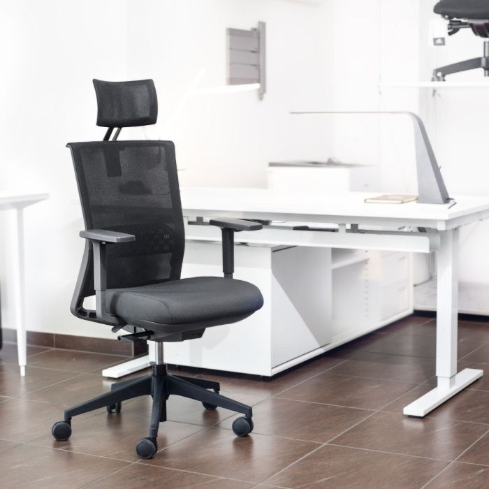 Stay Office Chair With Headrest, Black Backrest and Seat / Black Base