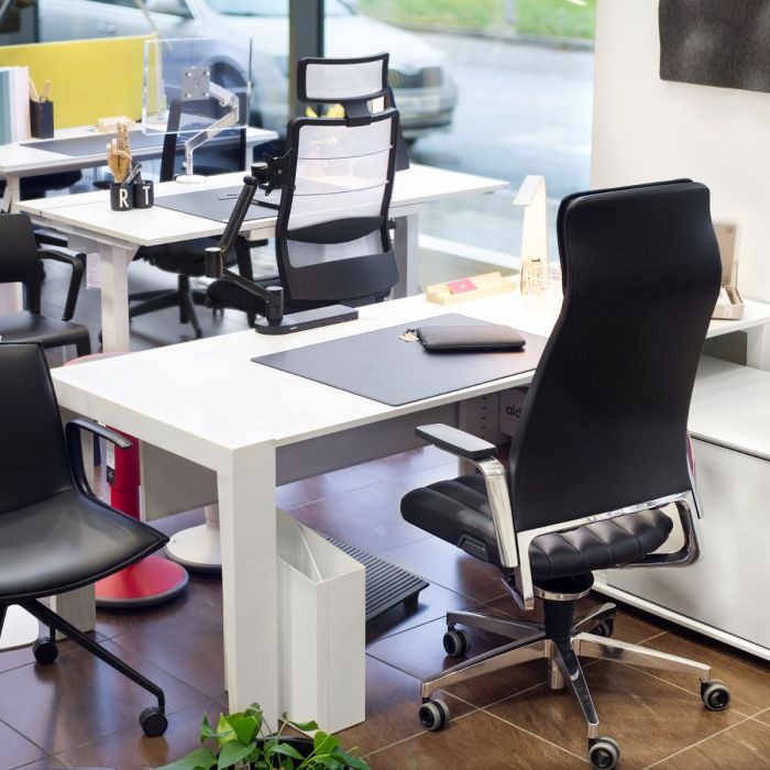 VINTAGEis5 32V4 Office Chair, Black Leather Backrest and Seat / Polished Aluminium Base